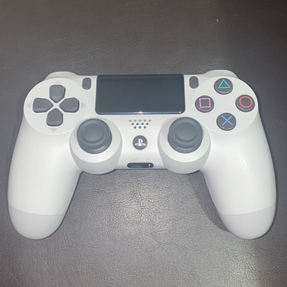 PS4 controller